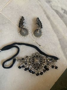 Black Pearl Oxides Choker