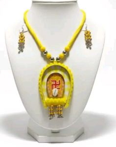Unique Yellow Necklace Set