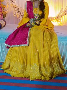 yellow lahenga choli with marron dupatta
