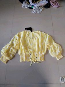 Chic Yellow Floral Print Top