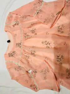 🇳🇿💫♥️ New Peach Floral Top Bell Sleeves