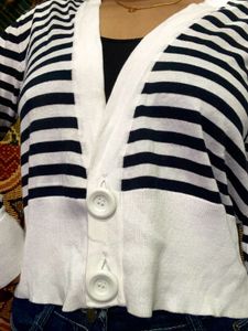 black and white Korean top