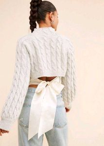 Sweater With Knot