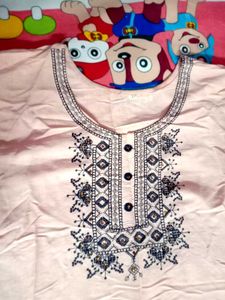 Elegant Embroidered Kurta(XS)