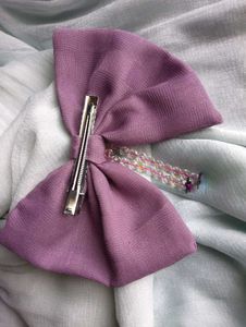 Purple Bow 💜 Clip With Glass Beads