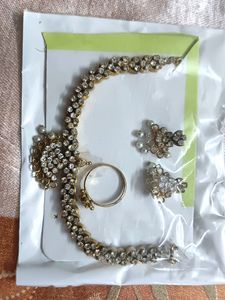 Jewellery Set with earrings and Ring