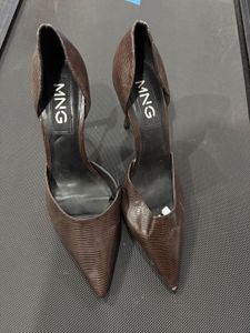 MANGO BROWN PUMPS