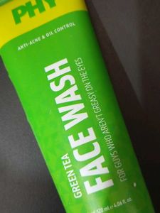 PHY men face wash