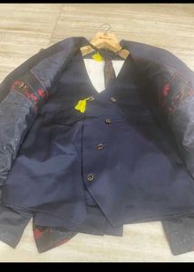 4 PIECE SUIT