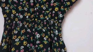 Flowering Black Top With Goal