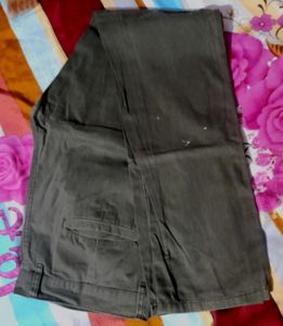 Set Of 3 Pants 👖 34&#34; Good Condition