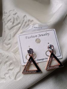 Free Stone Bindi
