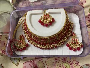 Elegant Magenta Pink Pearl Necklace With Mangteka