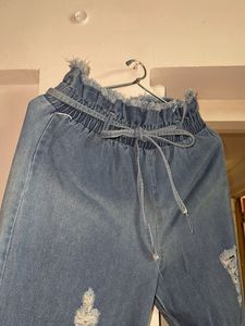Ripped High-Waisted STREACHABLE Jeans
