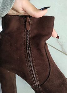 Block Heel Velvet Boots