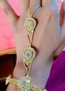 Elegant Hand Chain Bracelet