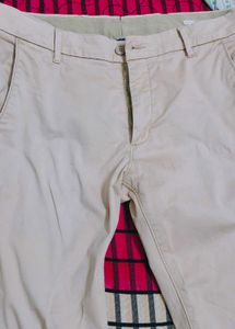 Beige Levi&#39;s Casual Pants