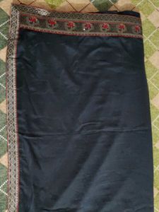 Elegant Dark Grey Saree✨