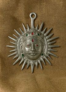 Sun Face Showpiece