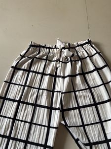 Stretchable White &amp;Black Trousers