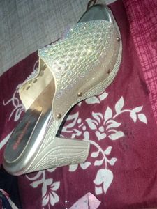 New Stylish Golden Heels Sandal Trend Pattern