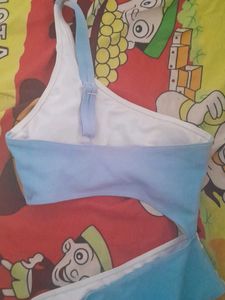 Cutout trikinis