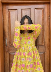 Stylish Gher Wali Short Kurti