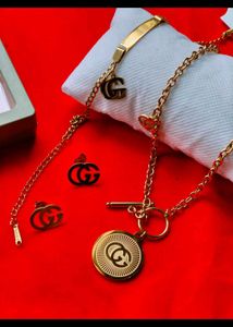 Gucci Jewelry Set best for gifting