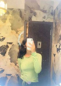 Green Long Sleeve Top had wearen often fixed price