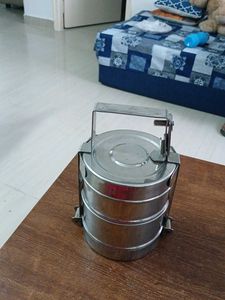 Tiffin Carrier