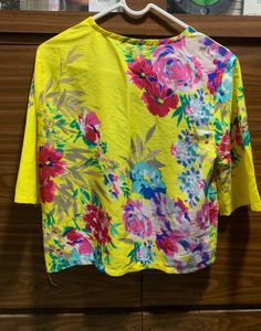 Floral Print Buttonless Cropped Shirt