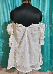 Size SWhite Off-Shoulder Dress