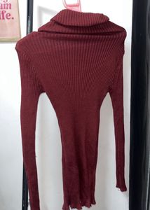 Maroon Ribbed Turtleneck Top
