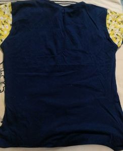 Reading &amp; Dreaming Graphic Tee