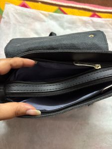 Black Multifunctional Slingbag