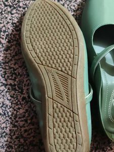 BEAUTIFUL GREEN COLOUR PARTY WEAR OR CASUAL WEA