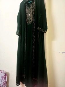 Elegant Green Abaya with Embellishments💚