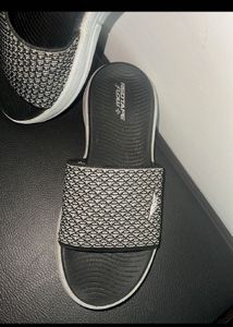 Comfortable women’s Sliders