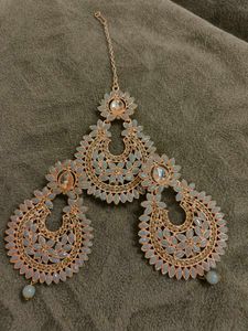 It&#39;s Earrings &amp; Mangtika
