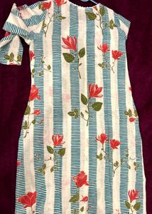 MAX Floral Print Top - Size S