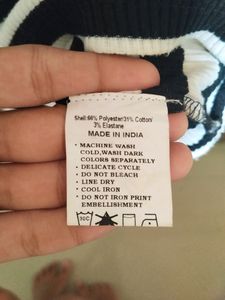 WOMEN CROP TOP ( BLACK )