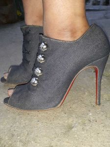 Christian Louis vuitton Dark Denim heels 👠
