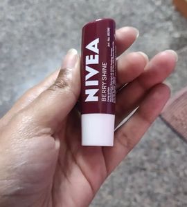 NIVEA Berry Shine Lip Balm