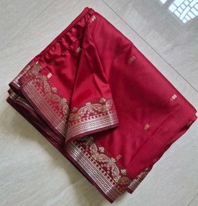 Maroon Silk Saree - A Timeless Beauty!