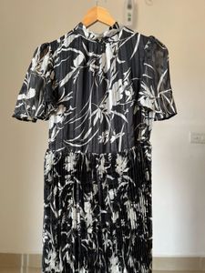 Dorothy Perkins Floral Black&amp;White Pleated MAXI