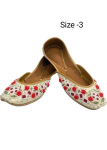 Embroidered Juttis