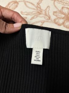 H&amp;M Black Ribbed Knit Top