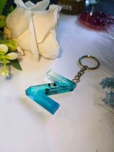 Resin Aqua 💙 Z Initial Keychain