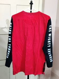 Marvel men&#39;s might Avenger tshirt