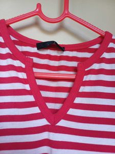 Striped V-Neck Tee shein xs